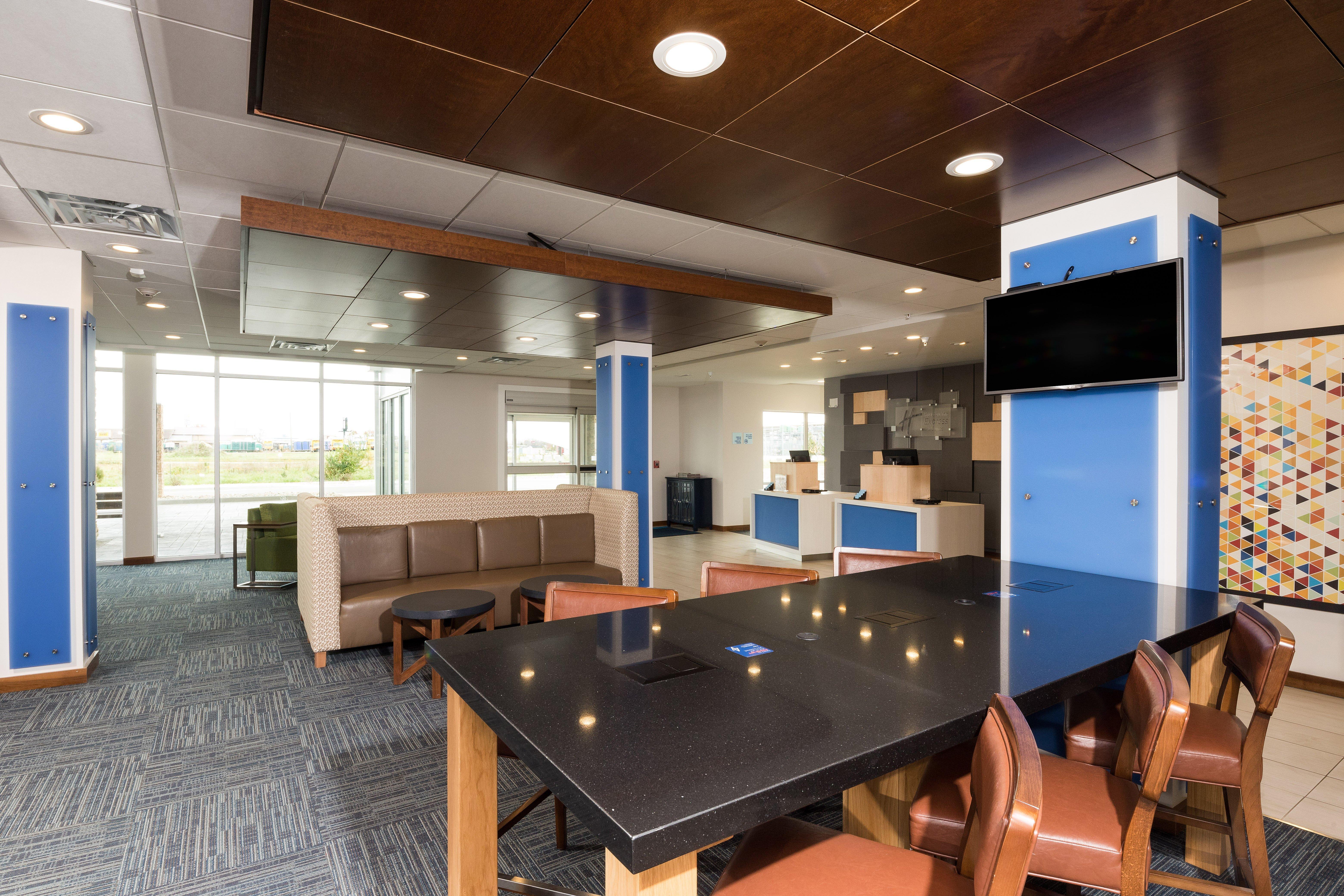 Holiday Inn Express & Suites - Auburn By Ihg Eksteriør bilde