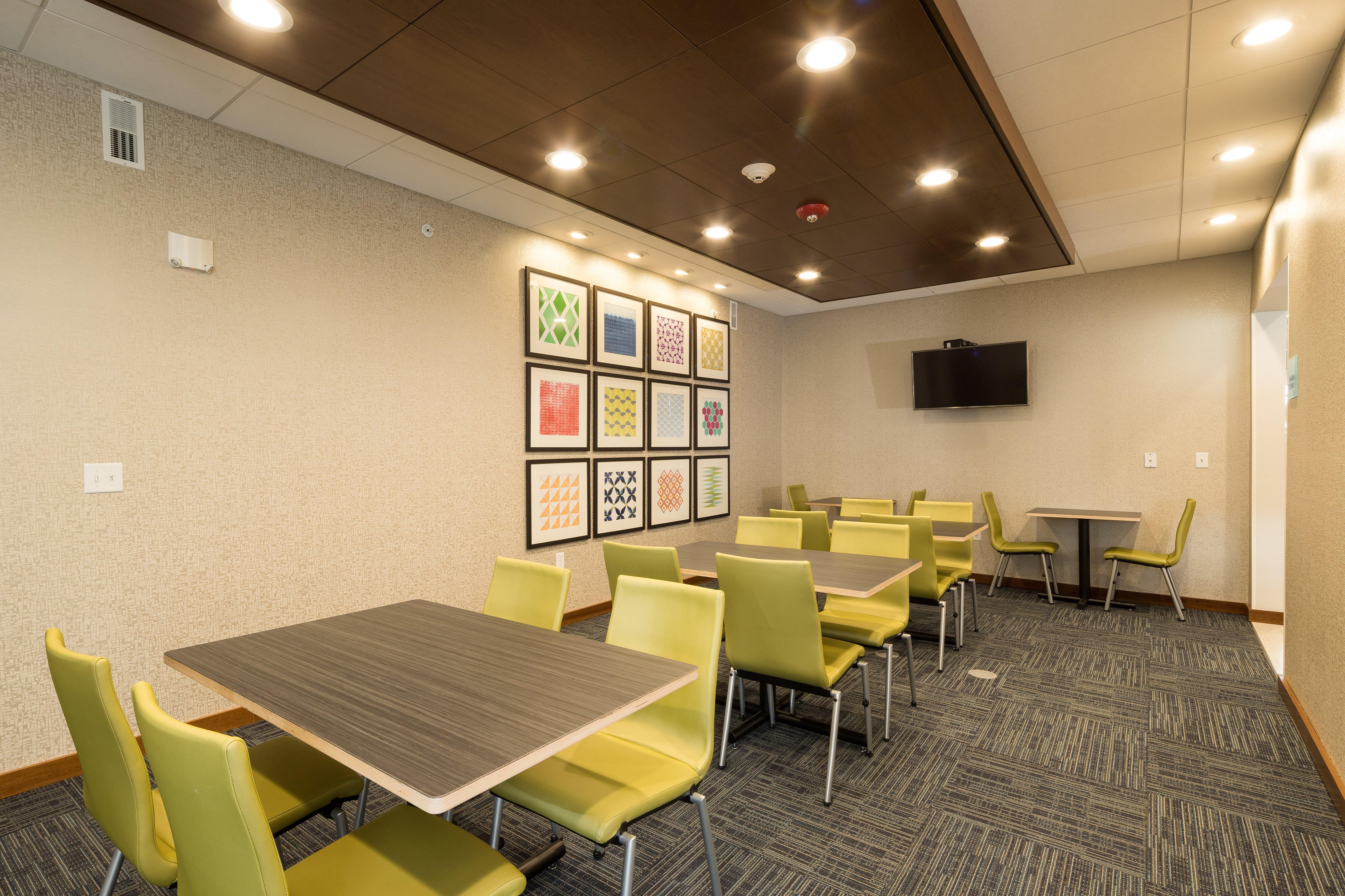 Holiday Inn Express & Suites - Auburn By Ihg Eksteriør bilde