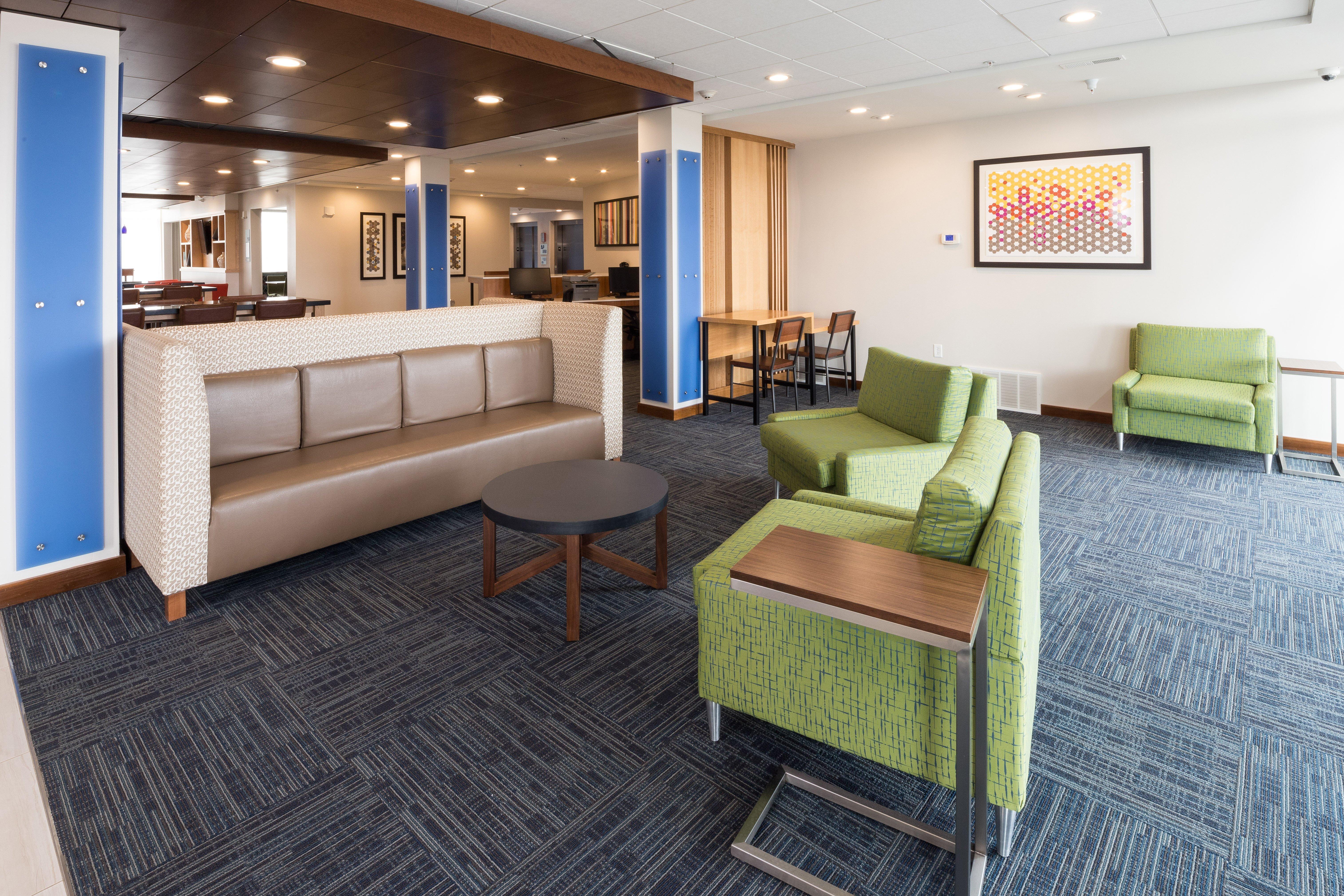 Holiday Inn Express & Suites - Auburn By Ihg Eksteriør bilde